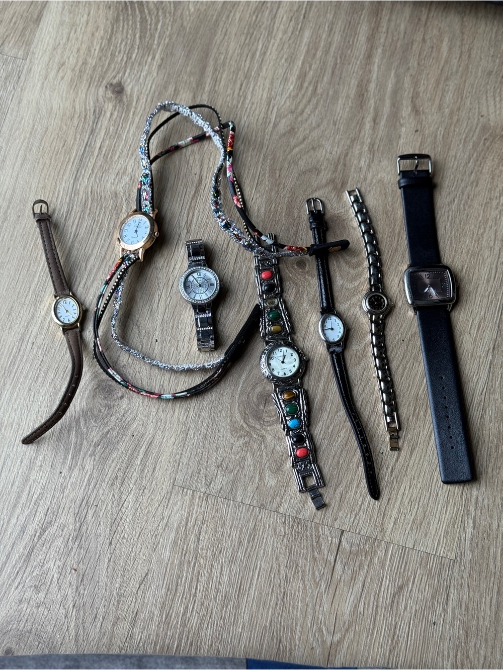 Unbranded 10 women’s vintage watch lot working